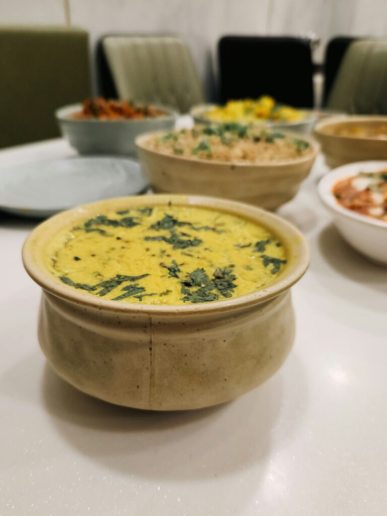 Aam ka Salan – fruchtiges Mango-Curry süß-sauer-scharf