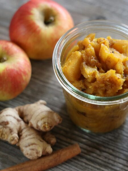 Apfel-Rhabarber-Chutney – süß-scharf mit Ingwer