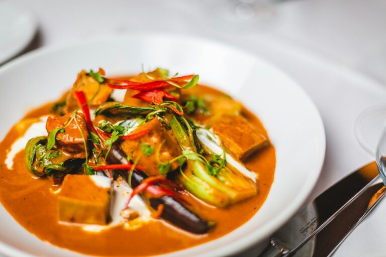 Auberginen-Cashew-Curry – cremig, vegan und voller Aroma
