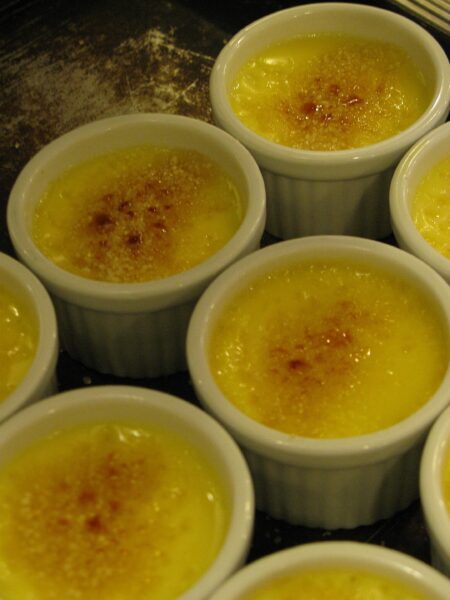 Birnen-Crème-brûlée – cremig mit Vanille & Karamellkruste