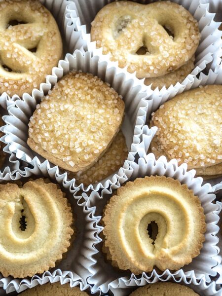 Buttergebäck – zarte Butterplätzchen nach Profirezept
