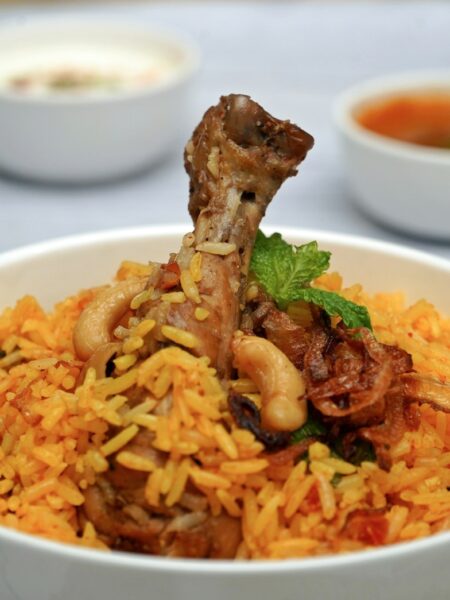 Chicken Biryani – pakistanisch, aromatisch und in Schichten gegart