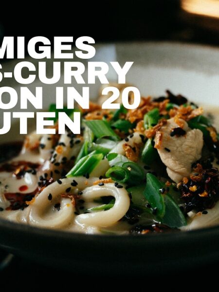 Cremiges Kokos-Curry mit Udon-Nudeln & Hähnchen in 20 Minuten