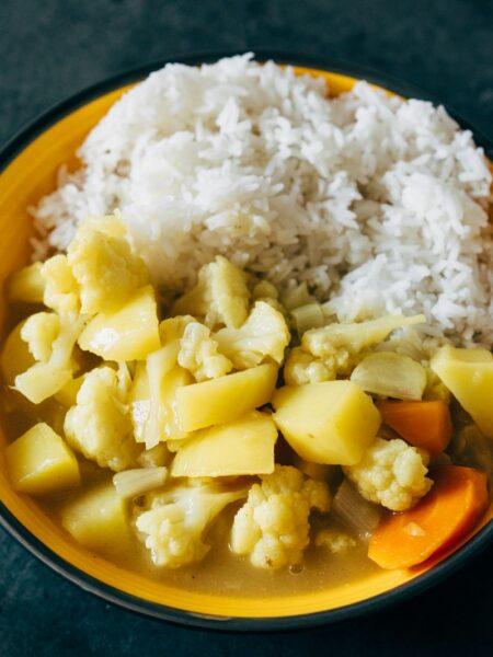 Gobi Matar – Blumenkohl-Erbsen-Curry, vegan und schnell