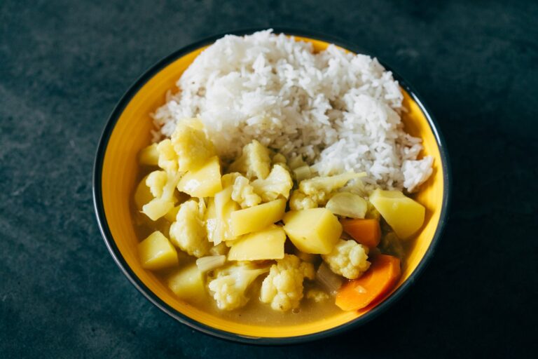 Gobi Matar – Blumenkohl-Erbsen-Curry, vegan und schnell
