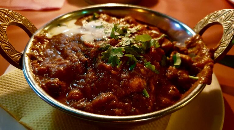 Gosht Salan – pakistanisches Lamm-Curry nach Hausmannsart