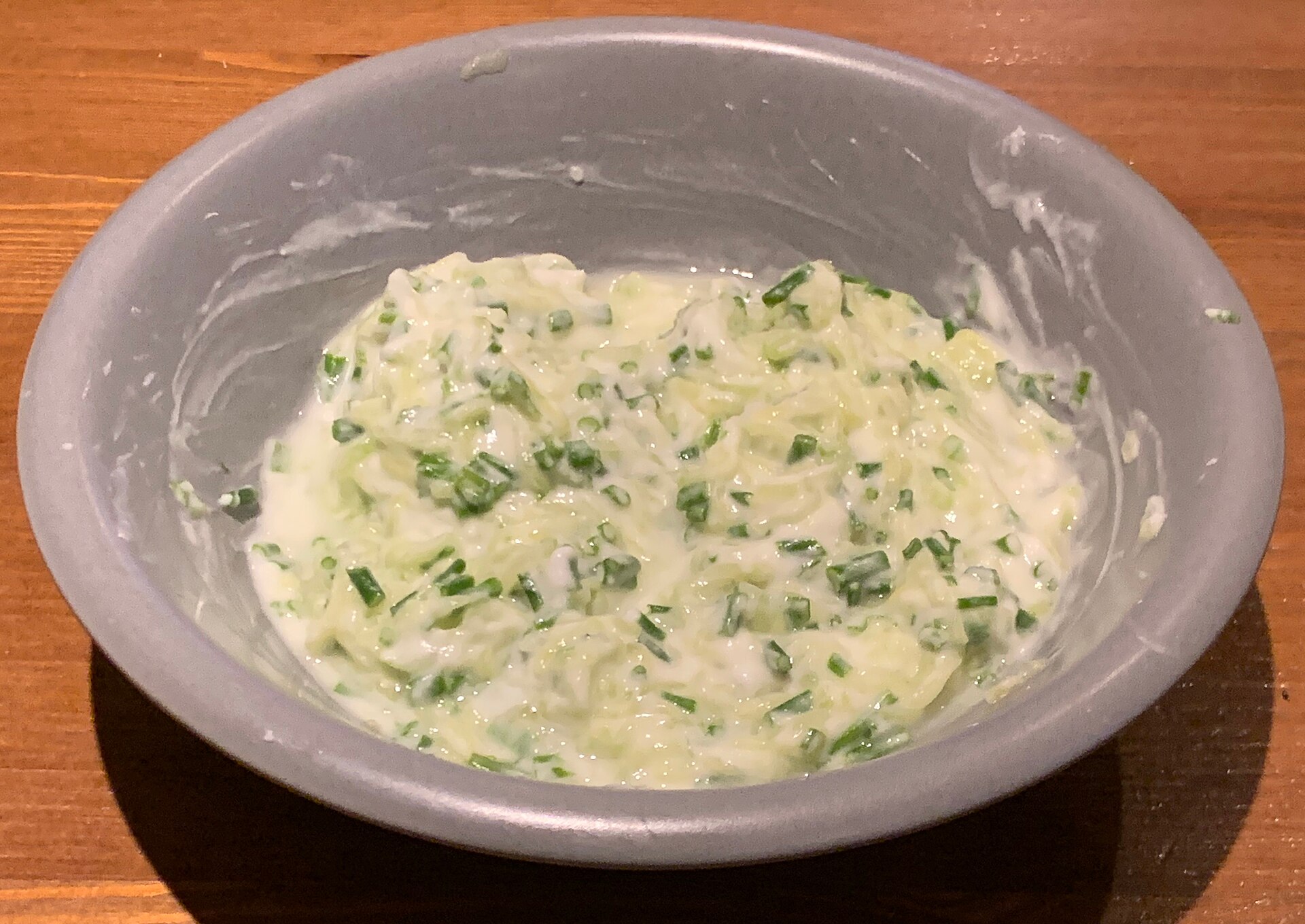 Gurkenkaltschale mit Joghurt und Dill – in 10 Minuten