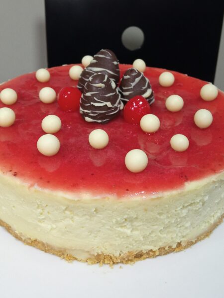 Käsekuchen mit Sauerrahm – cremig, locker & ohne Risse