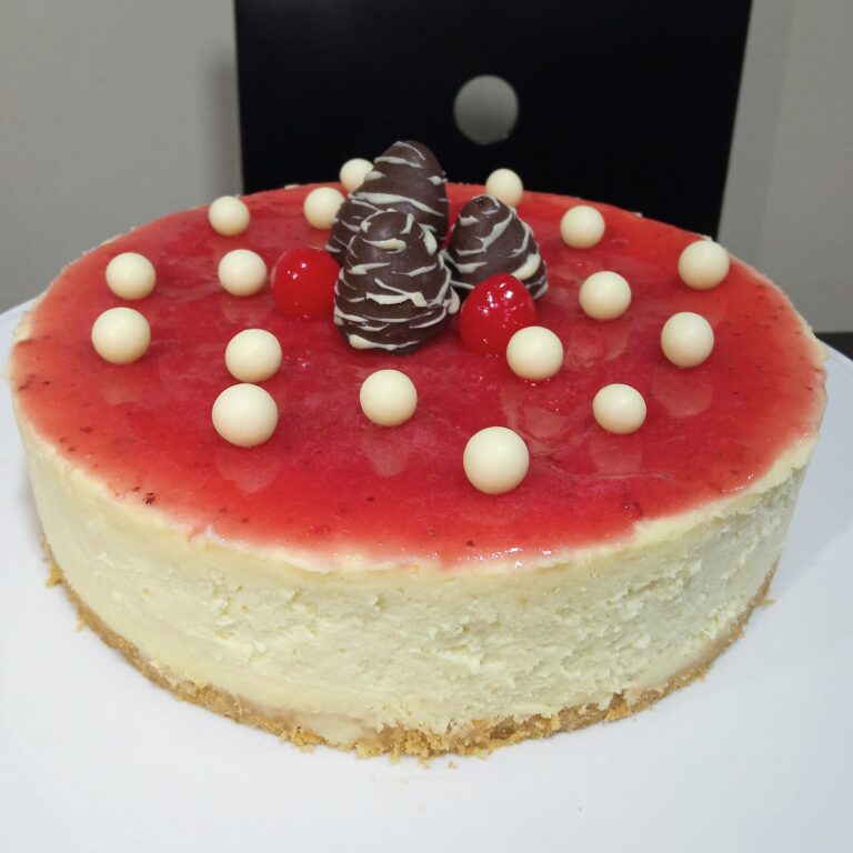 Käsekuchen mit Sauerrahm – cremig, locker & ohne Risse