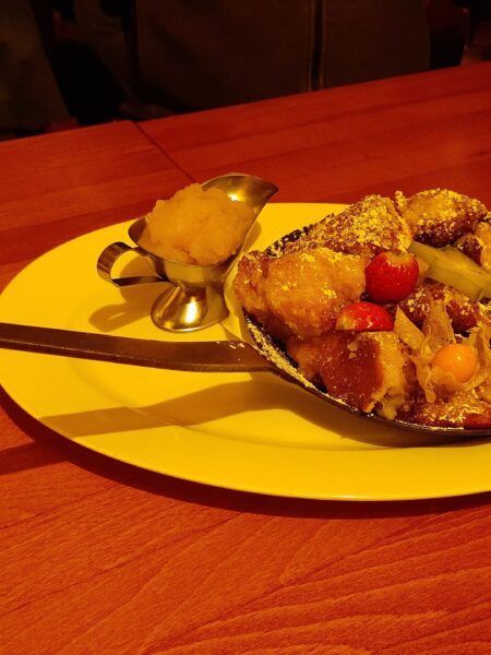 Kaiserschmarrn – fluffig mit Rumrosinen & Mandeln