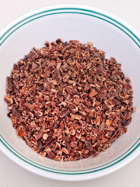 Kakaobohnen-Crumble – knuspriges Dessert-Topping