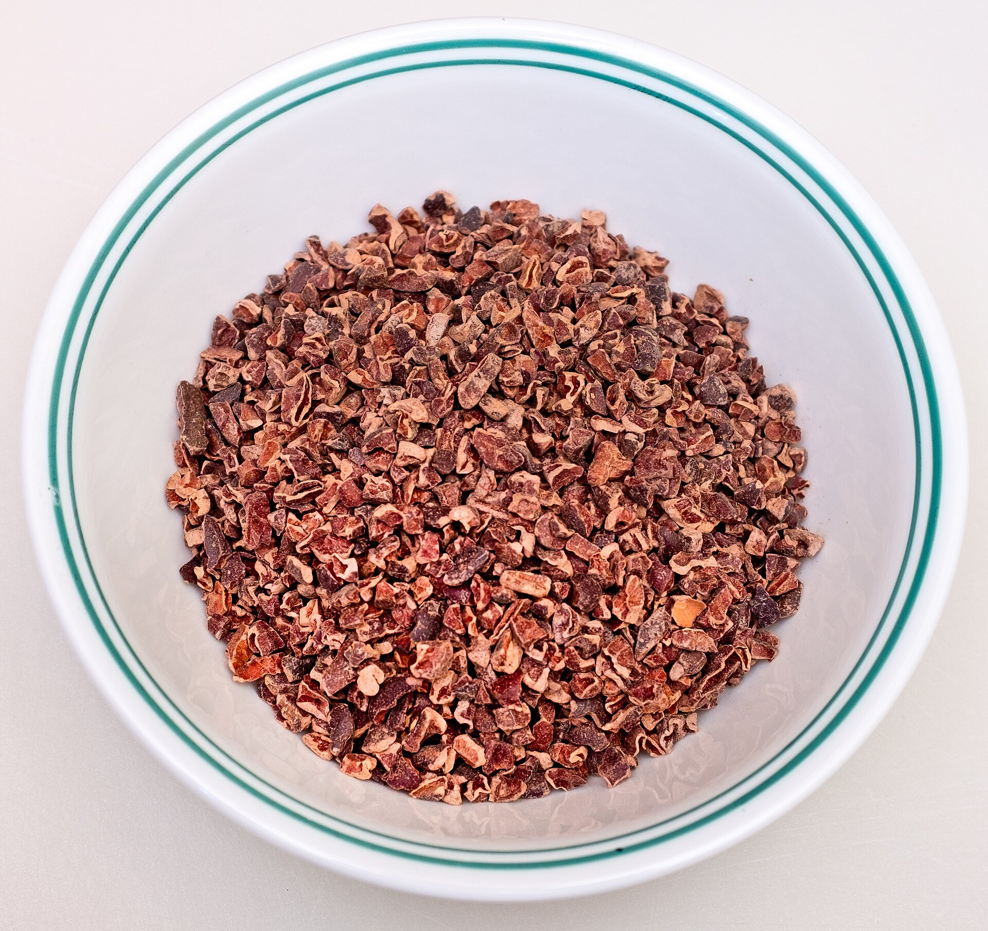 Kakaobohnen-Crumble – knuspriges Dessert-Topping