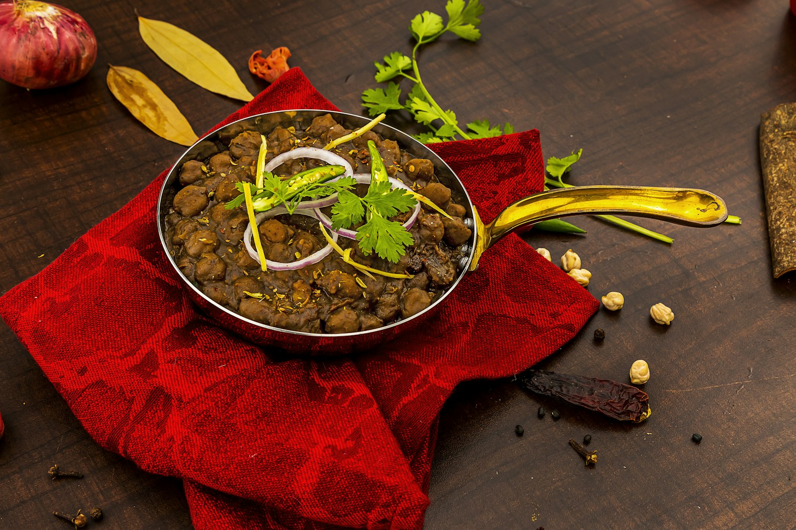 Kala Chana – würziges Curry aus schwarzen Kichererbsen