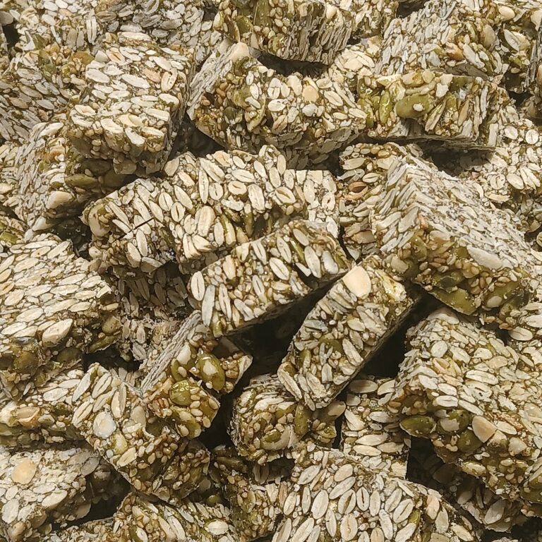 Kandierte Kürbiskerne mit Kürbiskernöl – knuspriges Topping