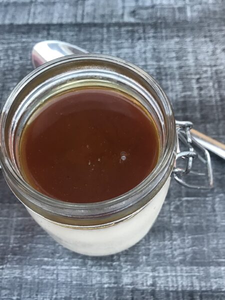 Karamell-Panna-cotta – cremig mit feiner Karamellnote