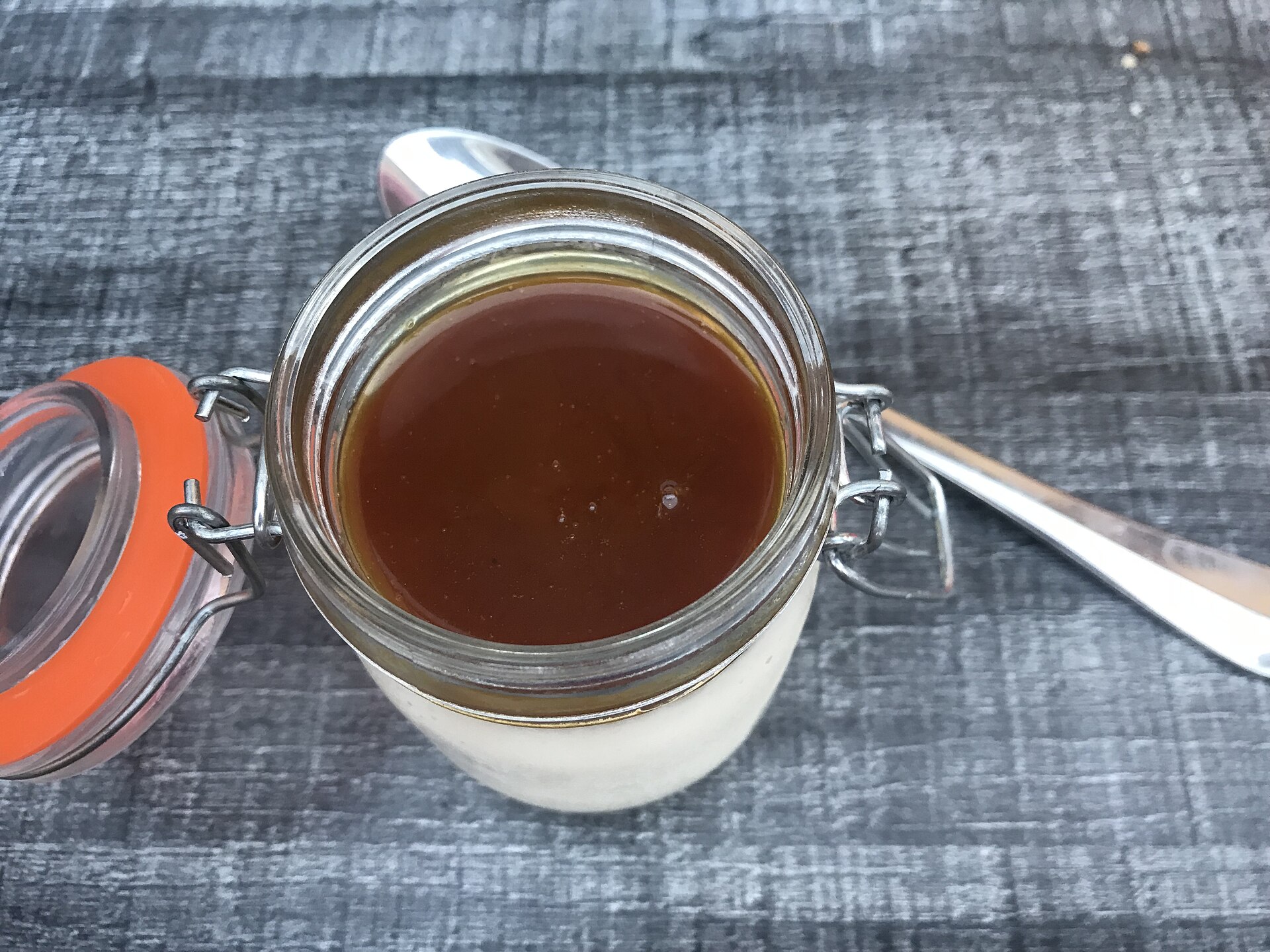 Karamell-Panna-cotta – cremig mit feiner Karamellnote