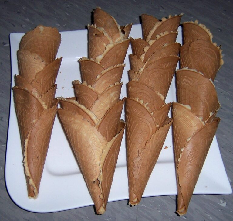 Mandel-Orangen-Tuiles – knusprige Hippenkörbchen