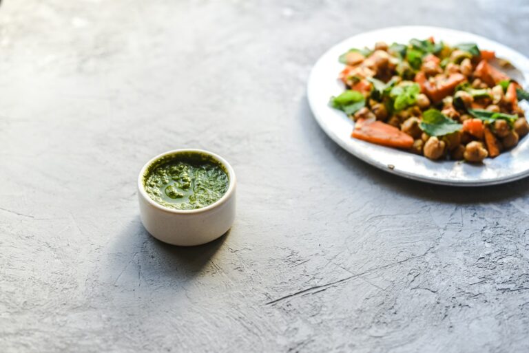 Mooli Chutney – frisches Rettich-Chutney mit Minze und Chili