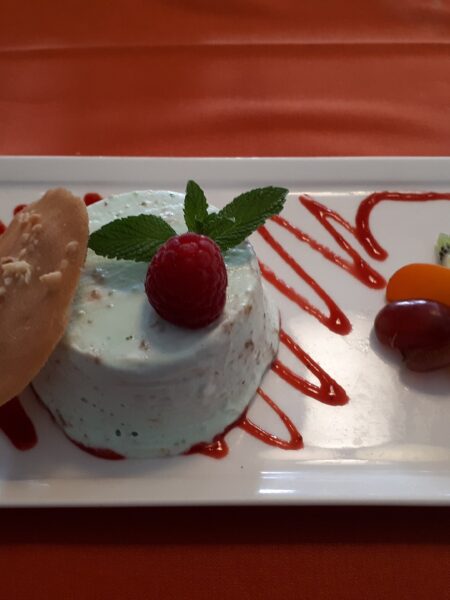 Nougatparfait – cremig mit Haselnussgeist