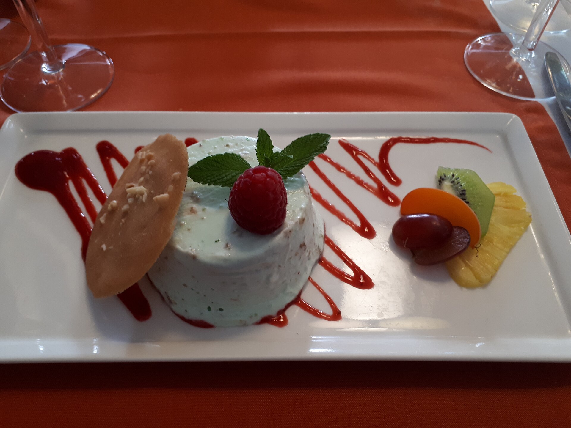 Nougatparfait – cremig mit Haselnussgeist