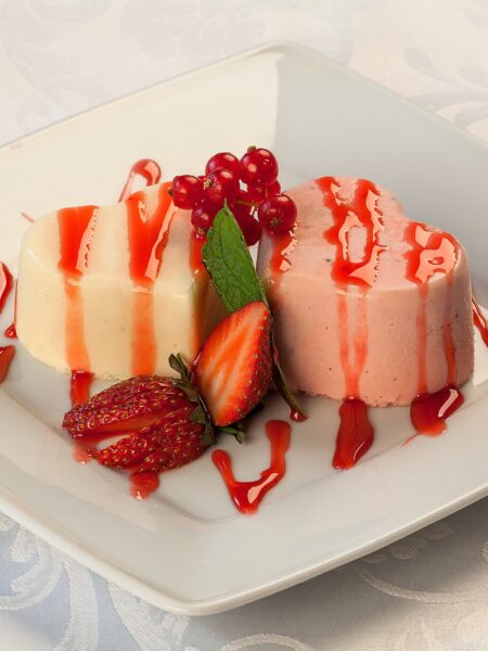 Panna cotta – cremig mit echter Vanille, zum Stürzen
