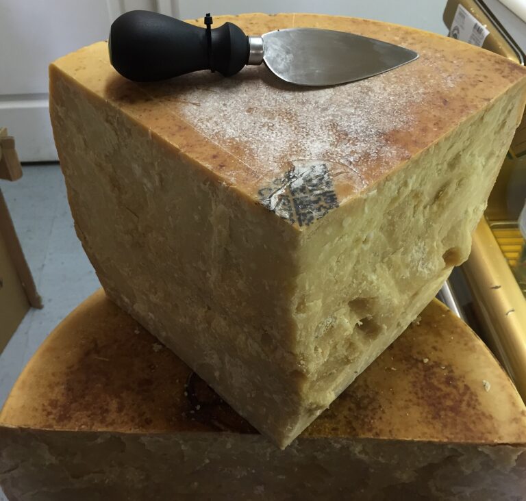 Parmesanhippen – knusprige Käse-Tuiles in 2 Varianten