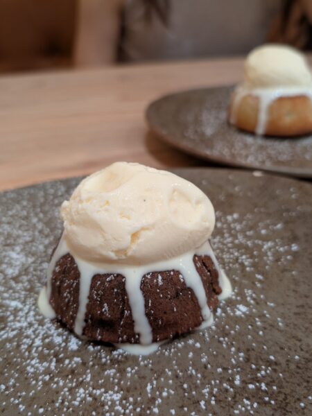 Schokoladensoufflé mit Szechuanpfeffer – warm & luftig
