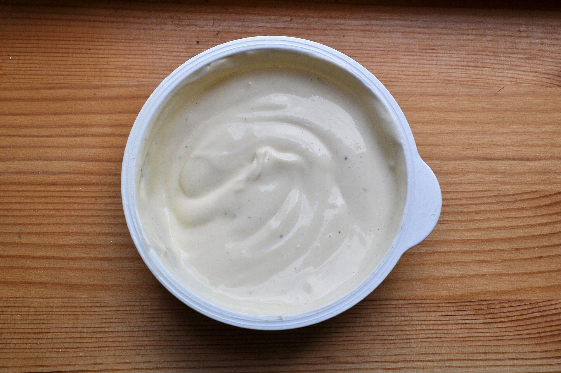 Quarkcreme mit Eigelb & Sahne – luftiges Dessert zum Vorbereiten