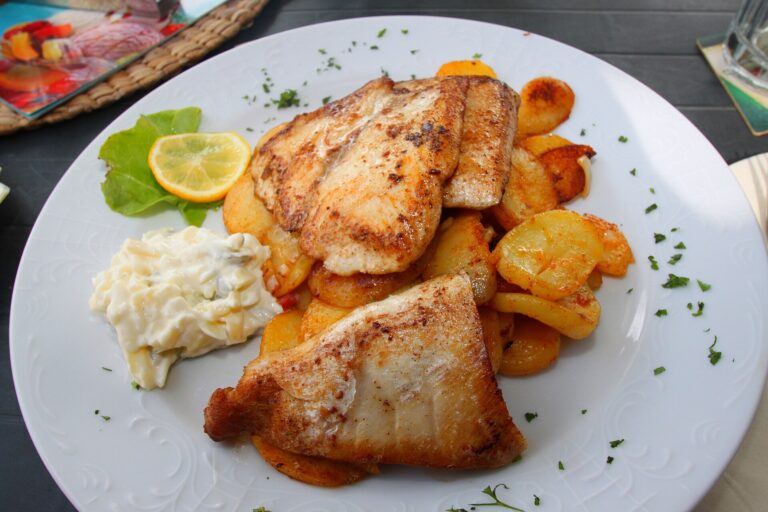 Remoulade selber machen – mit Essiggurken, Kapern & Schnittlauch