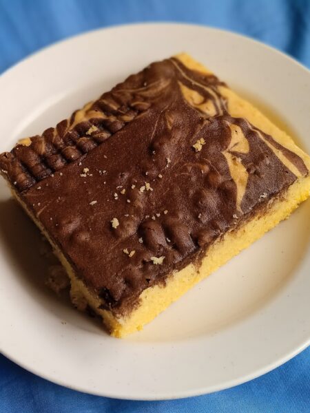 Rotweinkuchen – saftiger Rührkuchen mit Schokostückchen