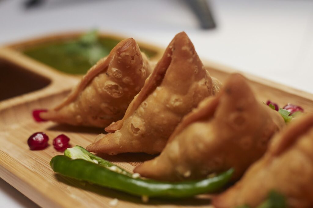 Samosa mit Kartoffel-Erbsen-Füllung – knusprig selbst gemacht