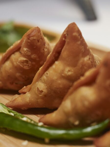 Samosa mit Kartoffel-Erbsen-Füllung – knusprig selbst gemacht