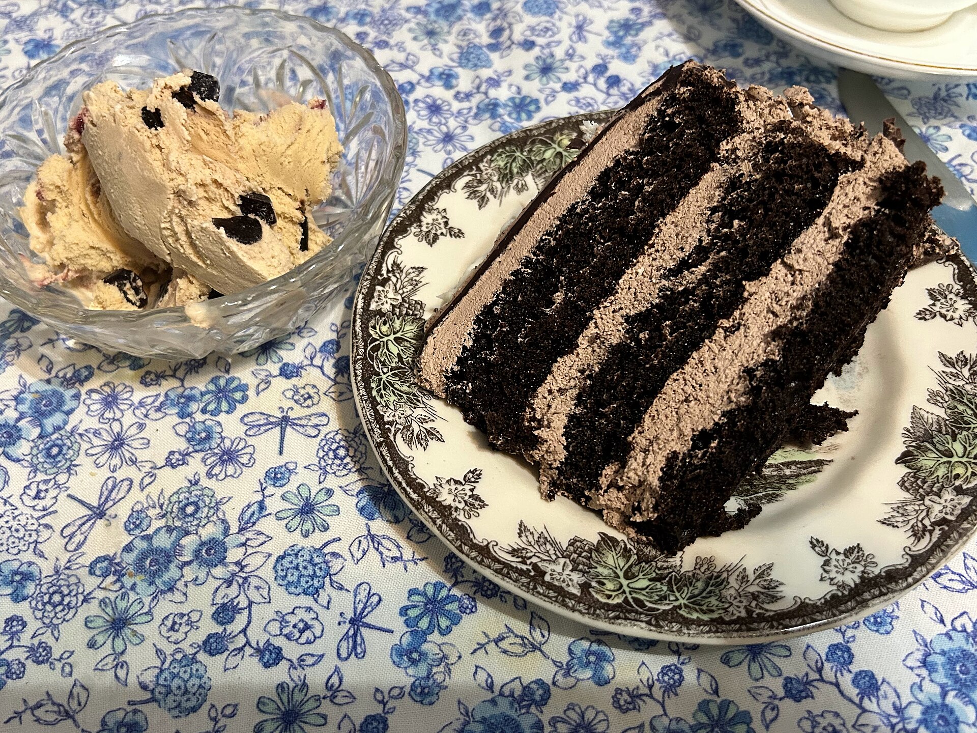 Schoko-Mandel-Kuchen – saftig, nussig, mit Zitronennote