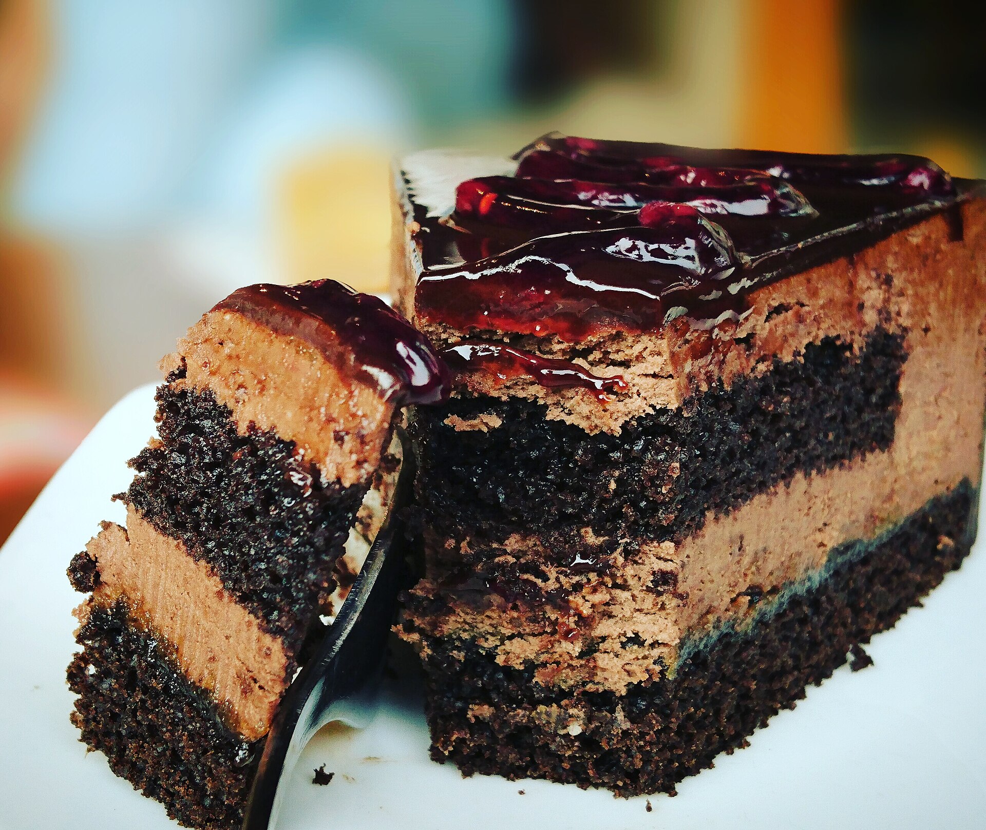 Schokoladen-Petit-Fours – saftiger Marzipan-Schokokuchen