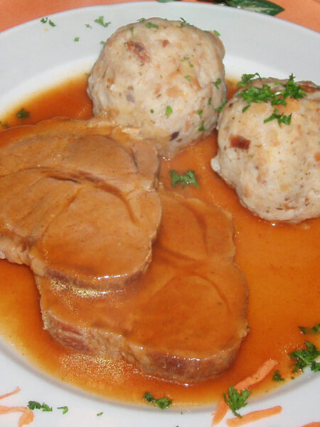 Semmelknödel – locker, saftig & einfach wie im Wirtshaus