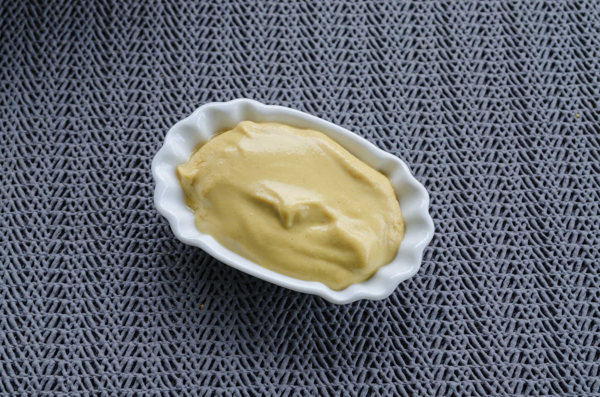Senfsauce zu Fisch – cremig und klassisch