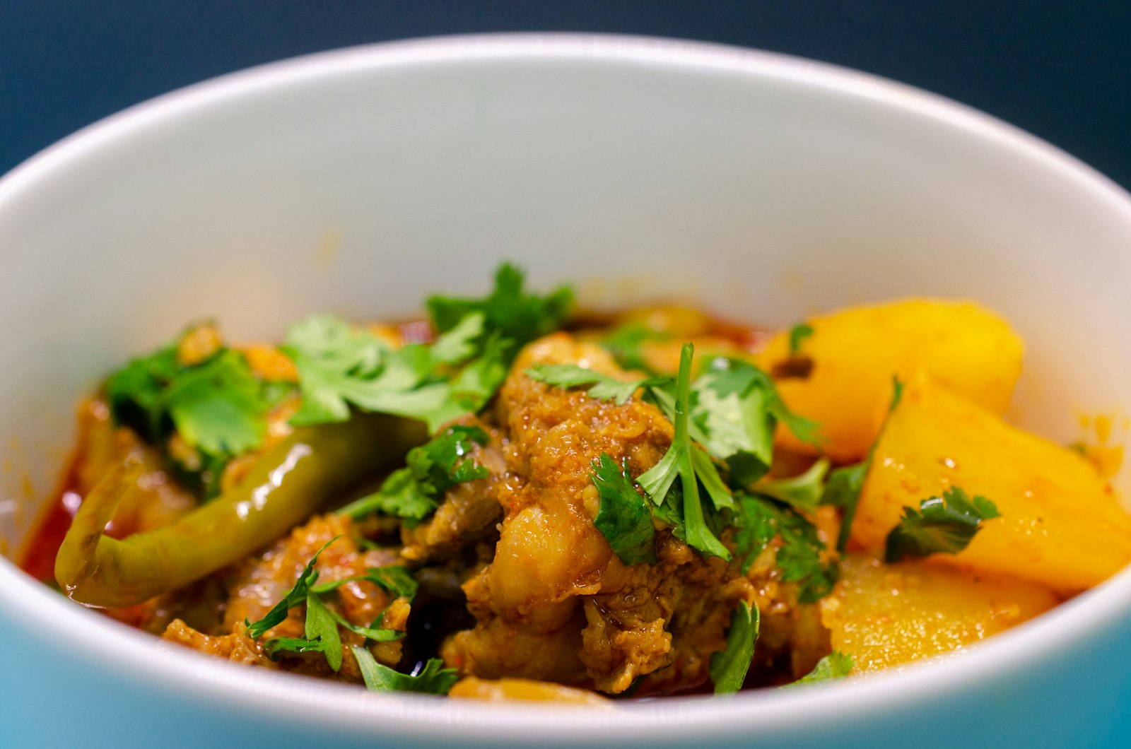 Shimla Mirch Murgh – schnelle Hähnchen-Paprika-Pfanne
