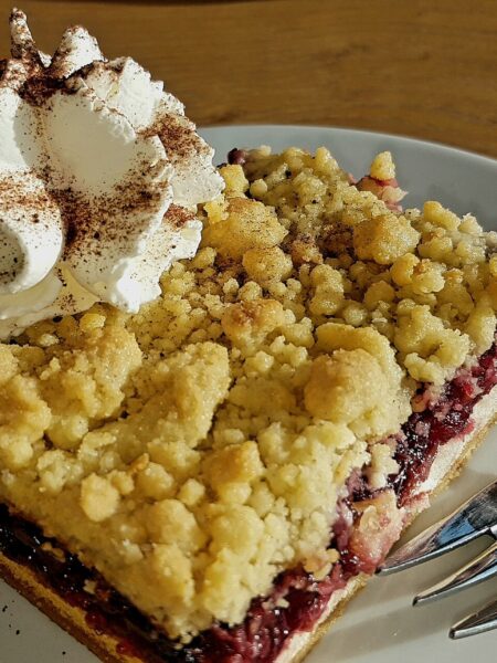 Streusel Grundrezept – knusprige Butterstreusel mit Zimt