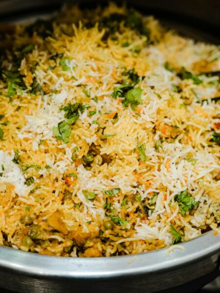 Vegetarisches Biryani mit Paneer – aromatisch geschichtet