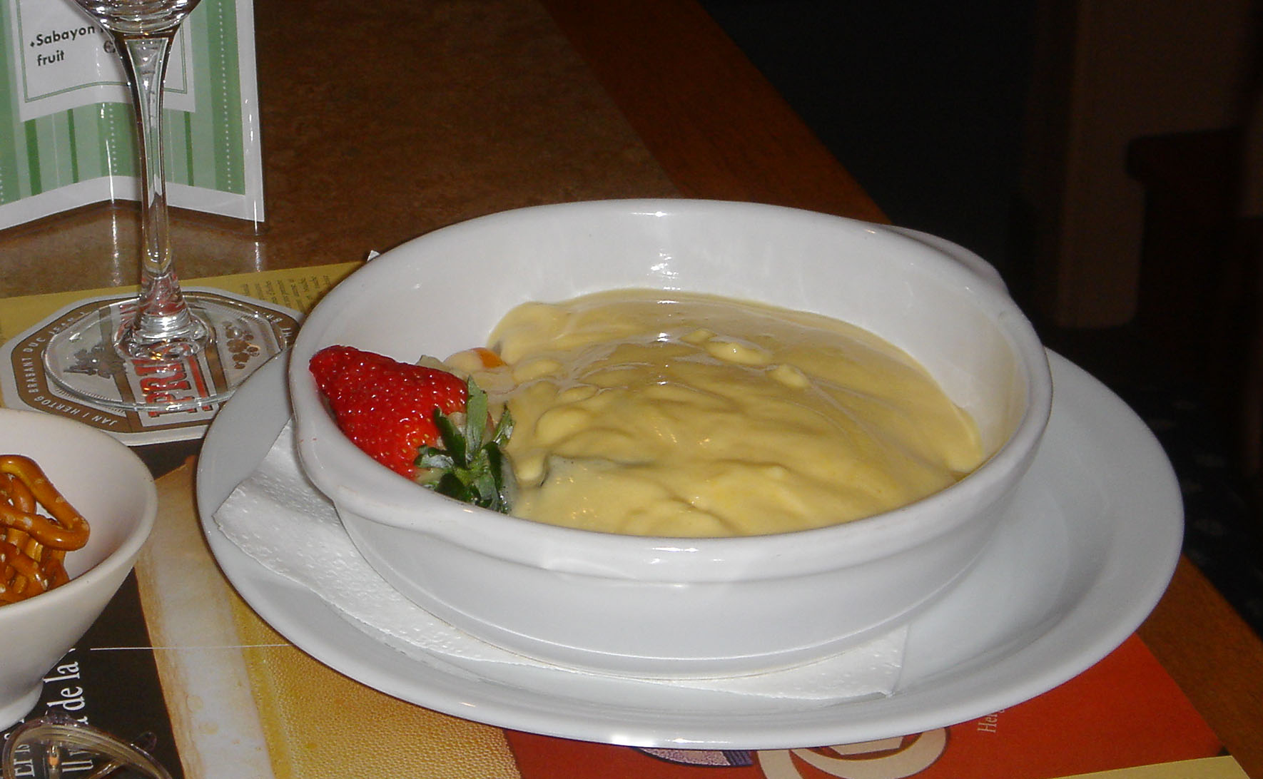 Weinschaumcreme – luftige Weißweincreme zum Vorbereiten