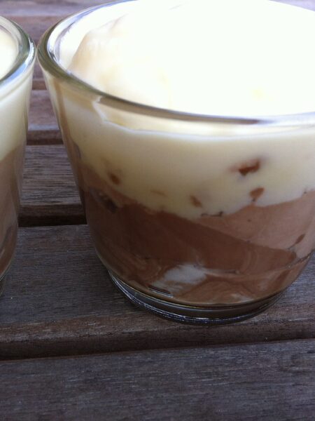 Weiße Schokoladenmousse – luftig und schnittfest