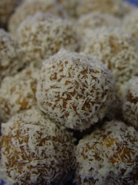 Weiße Trüffelpralinen mit Orangenlikör selber machen