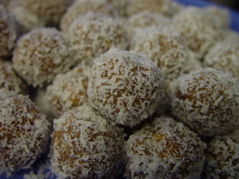 Weiße Trüffelpralinen mit Orangenlikör selber machen