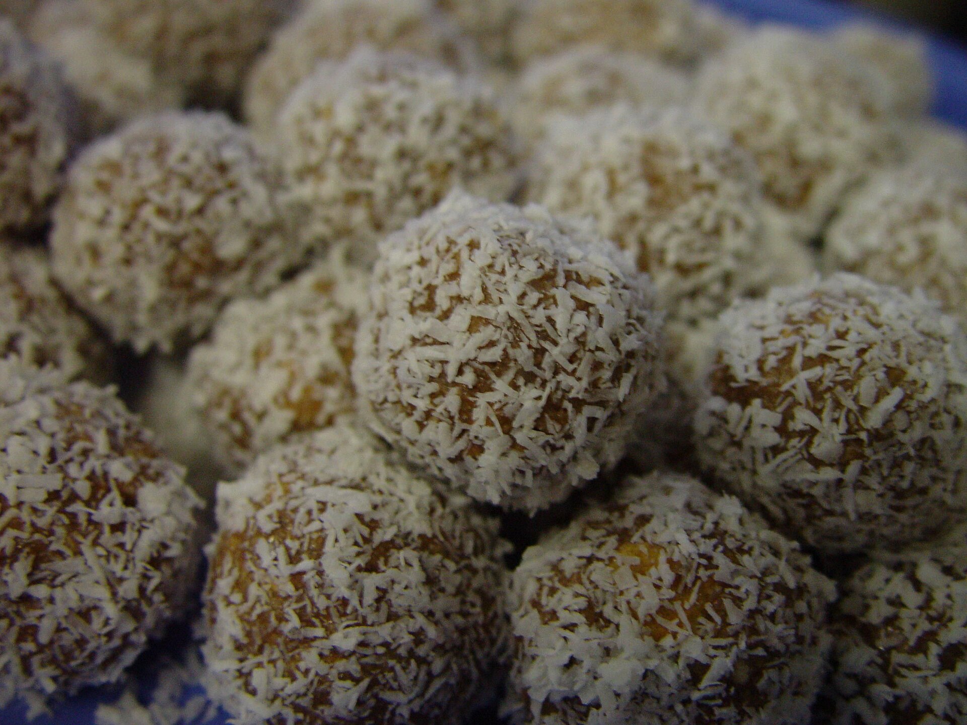 Weiße Trüffelpralinen mit Orangenlikör selber machen